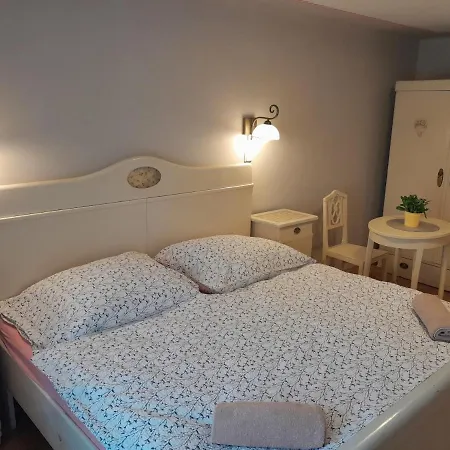Appart hôtel Kajovska 63 3*