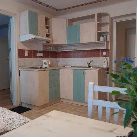 Kajovska 63 Apartmanhotel 3*