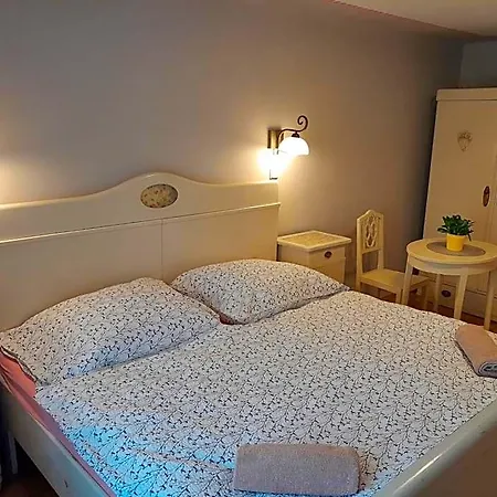 Kajovska 63