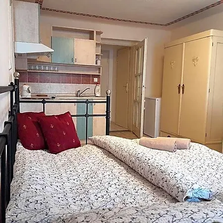 Kajovska 63 Hotel apartamentowy 3*
